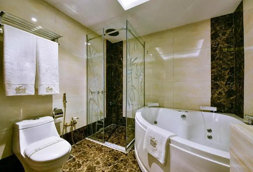 سوییت خانوادگی, Golden Dune Hotel Turaif