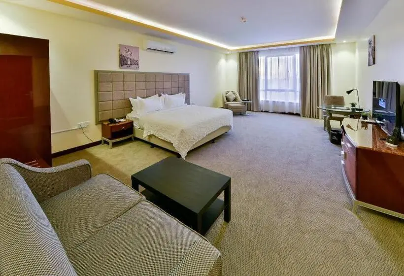 سوییت خانوادگی, Golden Dune Hotel Turaif