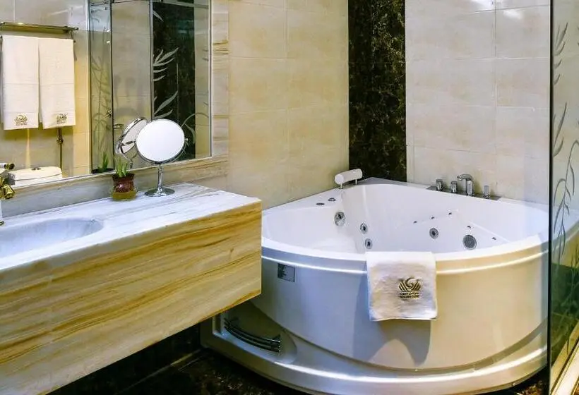 سوییت خانوادگی, Golden Dune Hotel Turaif