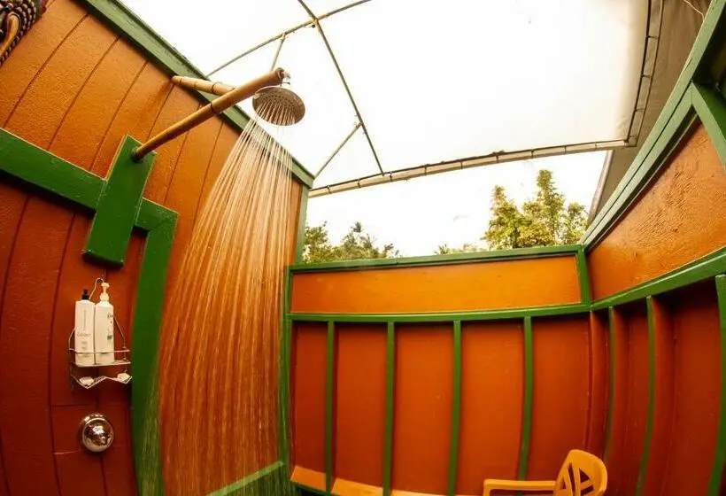 バス共有のスタンダードルーム, Hawaiian Sanctuary Eco Retreat Center
