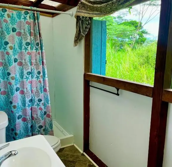 デラックススタジオ, Hawaiian Sanctuary Eco Retreat Center