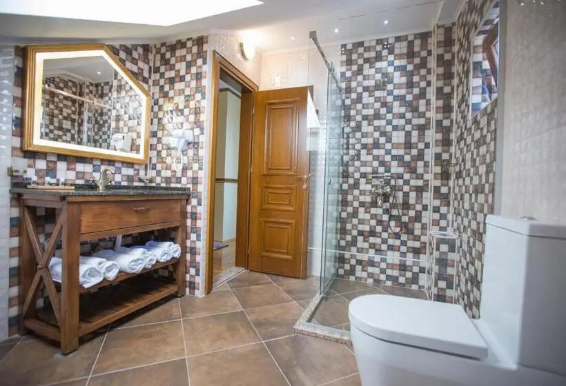 اتاق استاندارد سه تخته با بالکن, Robevski Luxury Rooms