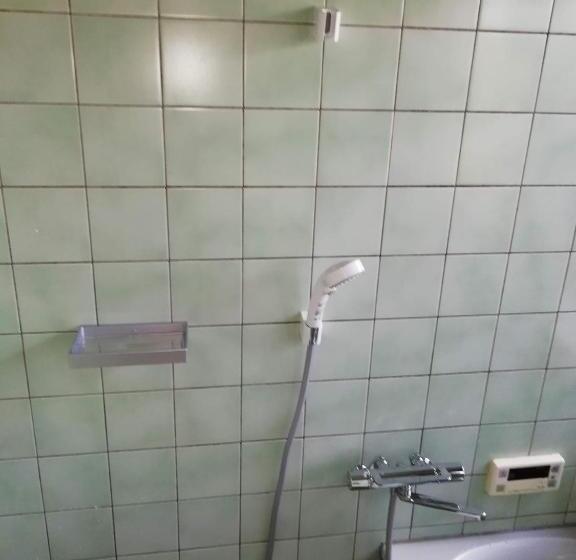 Quarto Triplo Estandar Banheiro Compartilhado, Cottage Ureshino