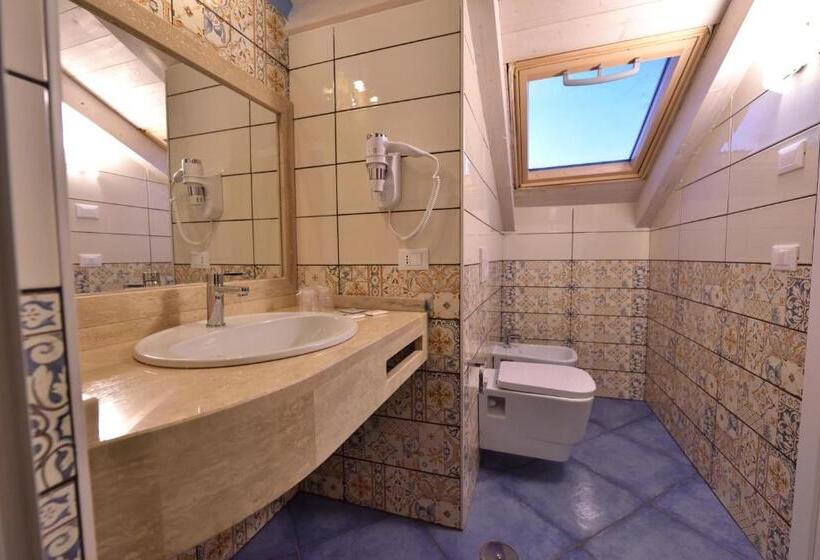 جناح جونيور, Residenza Vinci Room & Suite