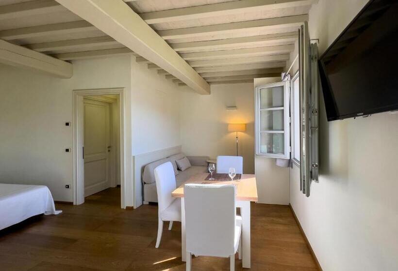 标准工作室带泳池景, La Chiusa Di Rio