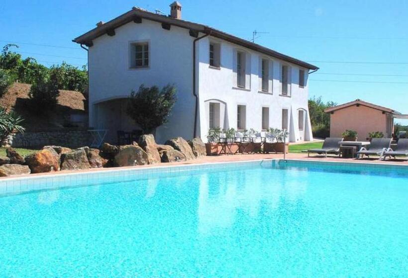 标准工作室带泳池景, La Chiusa Di Rio