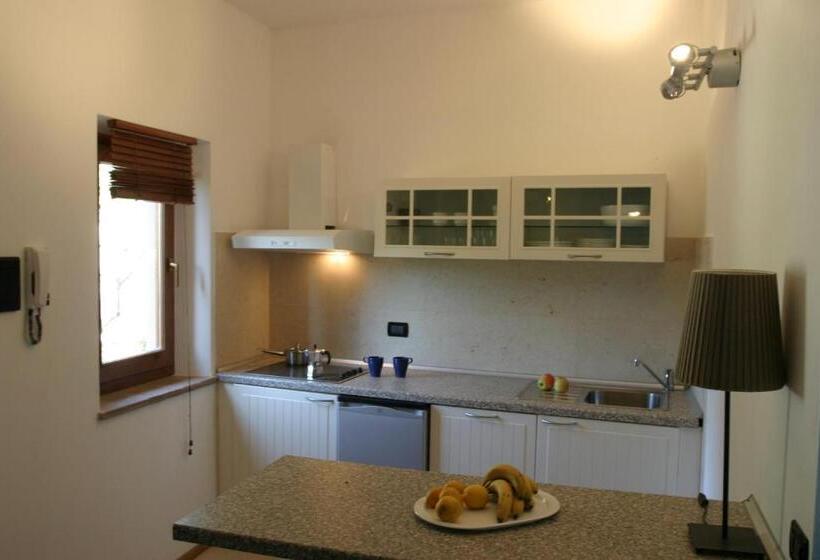 标准工作室, La Chiusa Di Rio