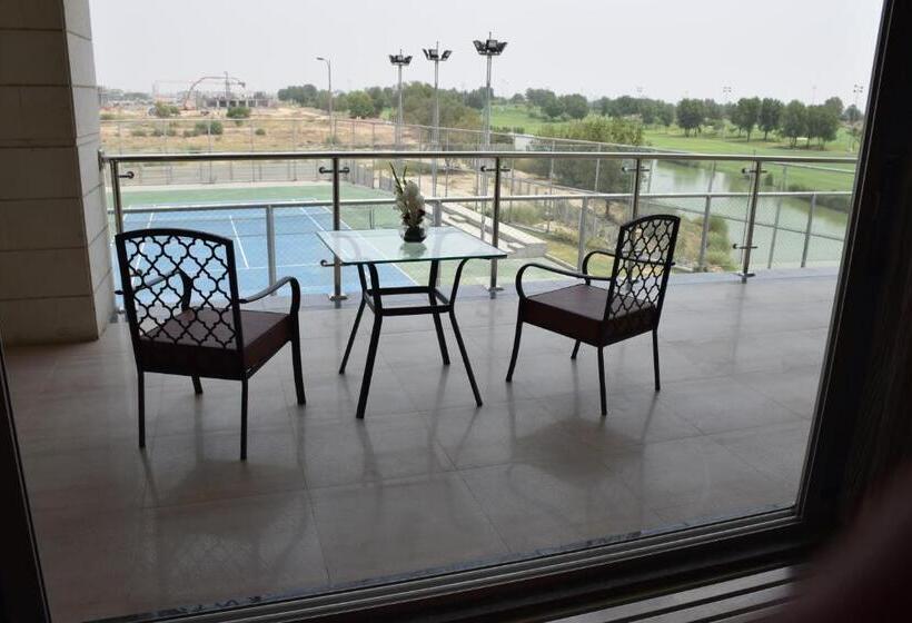 اتاق استاندارد با بالکن, Defence Raya Golf & Country Club