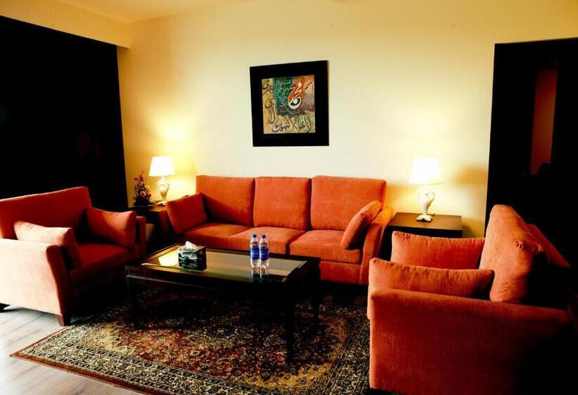 سوییت, Defence Raya Golf & Country Club