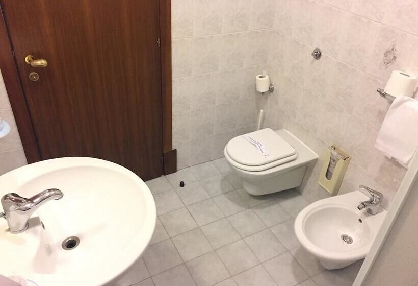 Номер Стандарт Трехместный, Ristorante La Madia