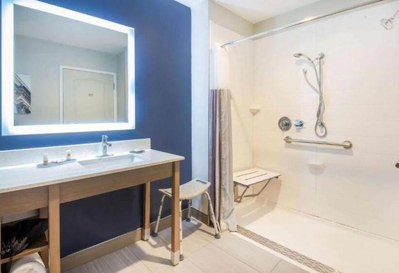 חדר אקזקיוטיב חדר קינג, La Quinta By Wyndham Buffalo Amherst