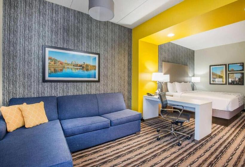 חדר אקזקיוטיב חדר קינג, La Quinta By Wyndham Buffalo Amherst