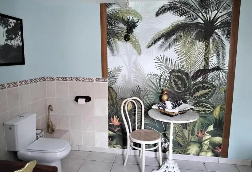 Comfort Kolmen Hengen Huone, O Tour Du Monde