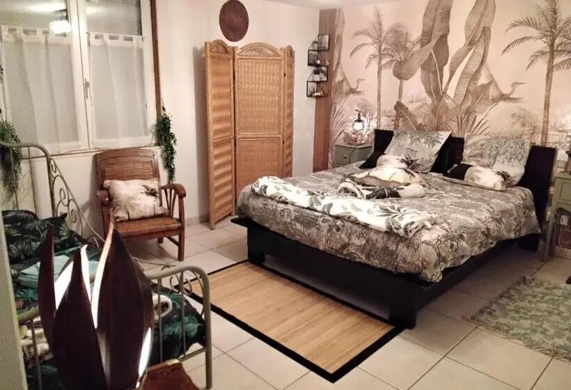 Comfort Kolmen Hengen Huone, O Tour Du Monde