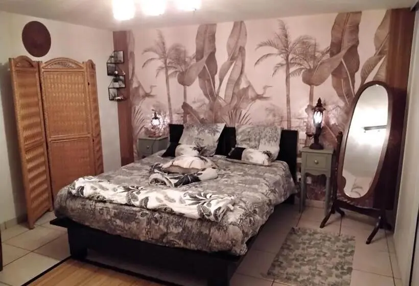 Comfort Kolmen Hengen Huone, O Tour Du Monde
