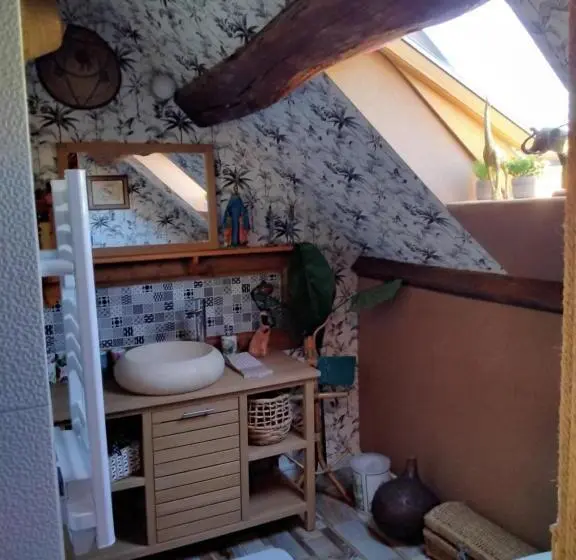 Deluxe Neljän Hengen Huone, O Tour Du Monde