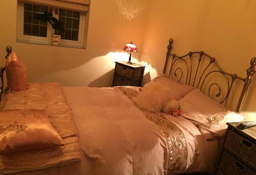 اتاق استاندارد با چشم‌انداز باغ, Retreat At The Knowe Auchincruive Estate
