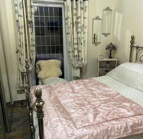 اتاق استاندارد با چشم‌انداز باغ, Retreat At The Knowe Auchincruive Estate