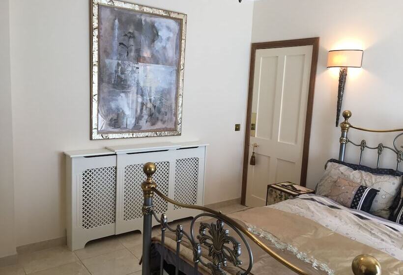 Camera Deluxe, Retreat At The Knowe Auchincruive Estate