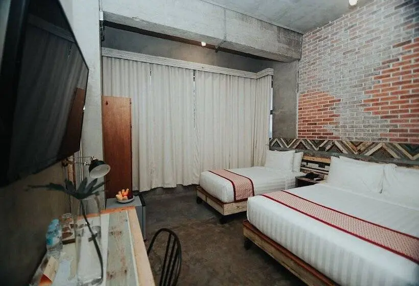 デラックスルーム, The Bricks