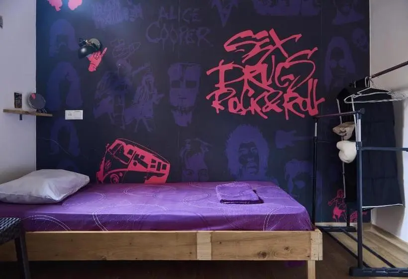 اتاق اکونومی یک تخته, Moosica Hostel