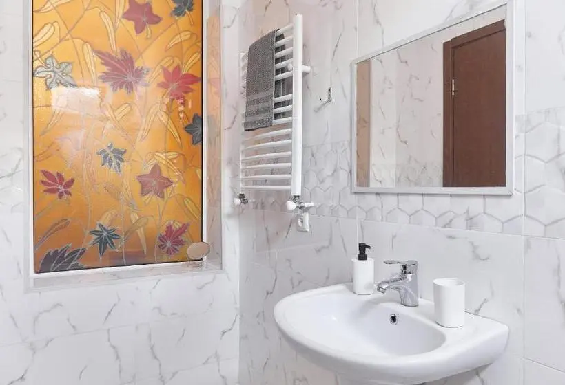 اتاق استاندارد یک نفره, Moosica Hostel