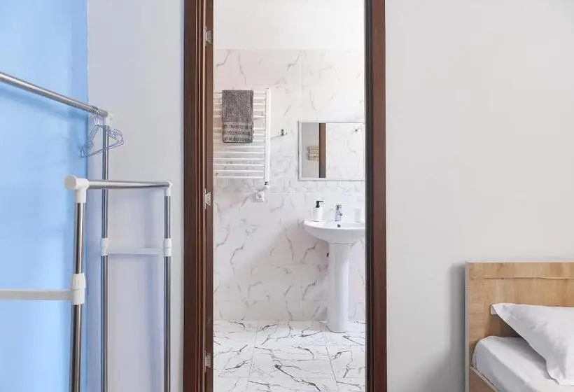 اتاق استاندارد یک نفره, Moosica Hostel