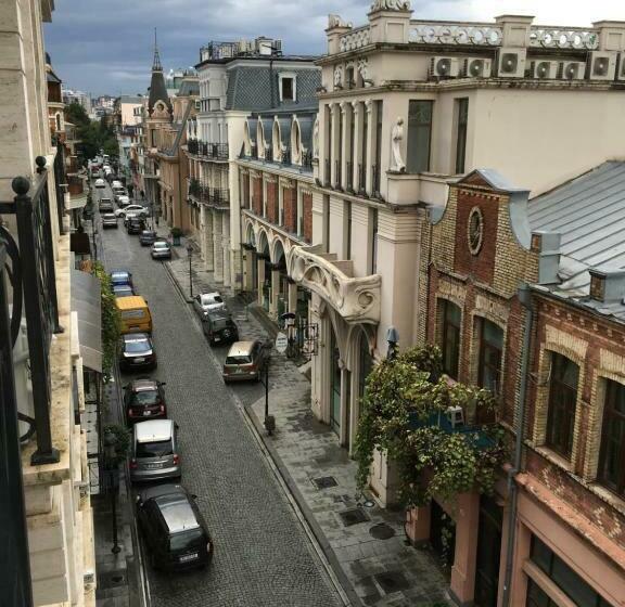 استودیوی استاندارد, Belvedere