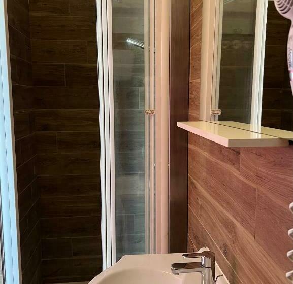 غرفة قياسية مزوَّدة بشُرفة, B&b Del Lago