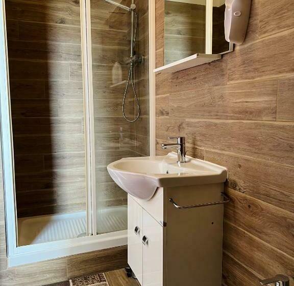 اتاق لوکس, B&b Del Lago