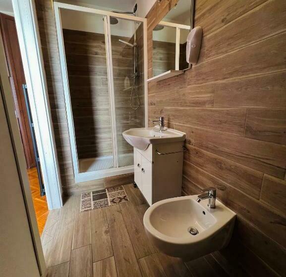 اتاق لوکس, B&b Del Lago