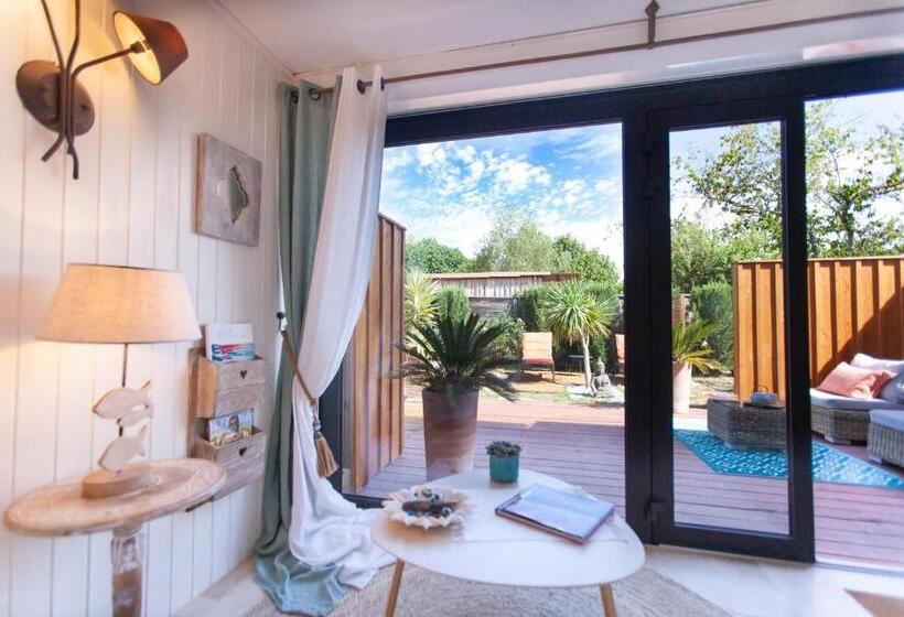 带花园景观的标准工作室, Villa Chaleemar