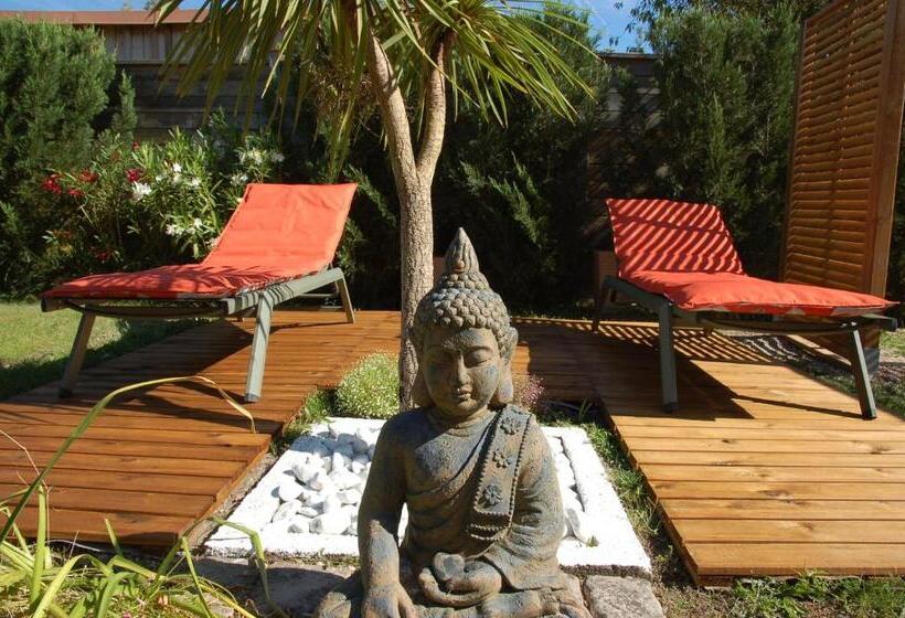 带花园景观的标准工作室, Villa Chaleemar