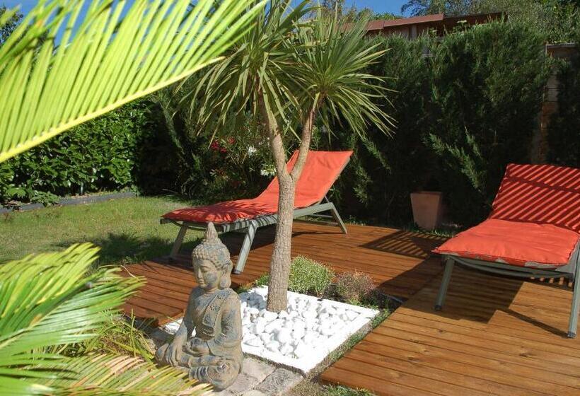 带花园景观的标准工作室, Villa Chaleemar