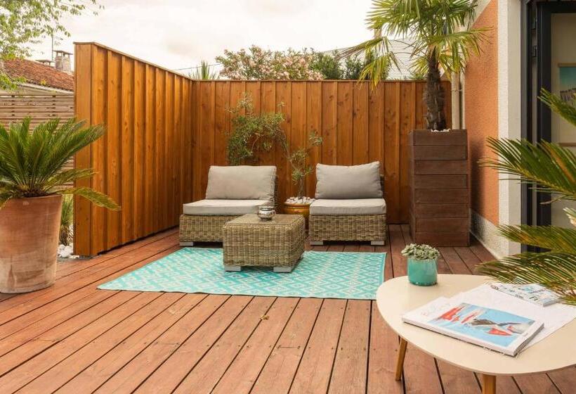 带花园景观的标准工作室, Villa Chaleemar