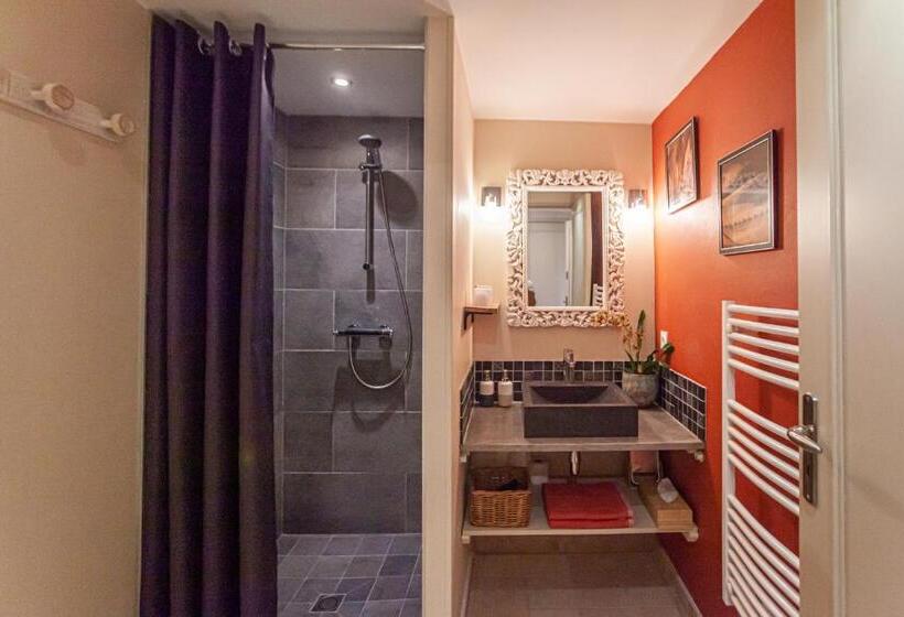 带花园景观的标准工作室, Villa Chaleemar