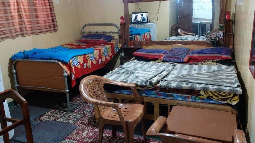 Quarto Estandar Banheiro Compartilhado, Chandrasobana