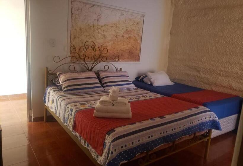 Standaard Driepersoonskamer, Katchi