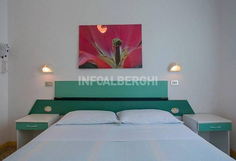 スタンダードトリプルルーム, Villa Pozzi