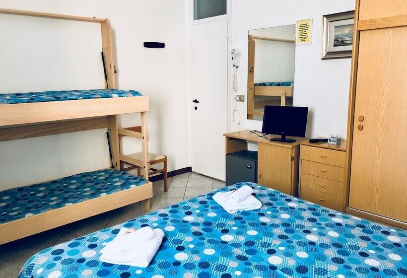 スタンダード４人部屋, Villa Pozzi