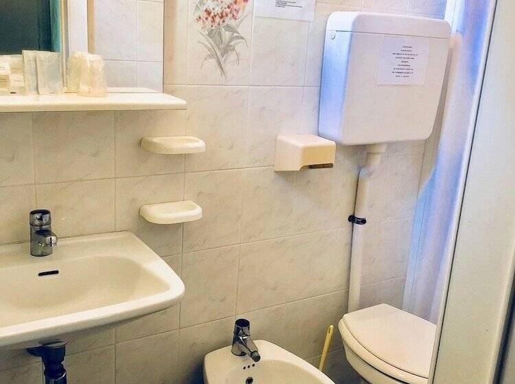 スタンダード４人部屋, Villa Pozzi