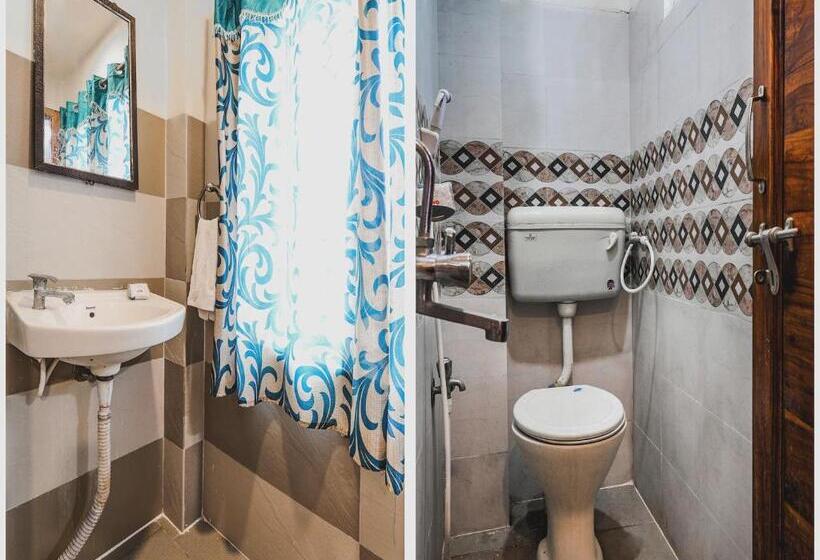 豪华三人间, Oyo 12973 Hotel Crystal