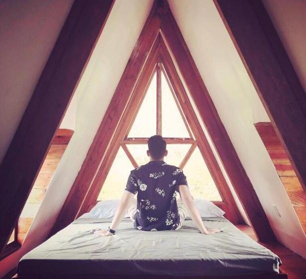 کلبه ییلاقی سوپریور یک خوابه, Camiguin Volcano Houses   A Frame House