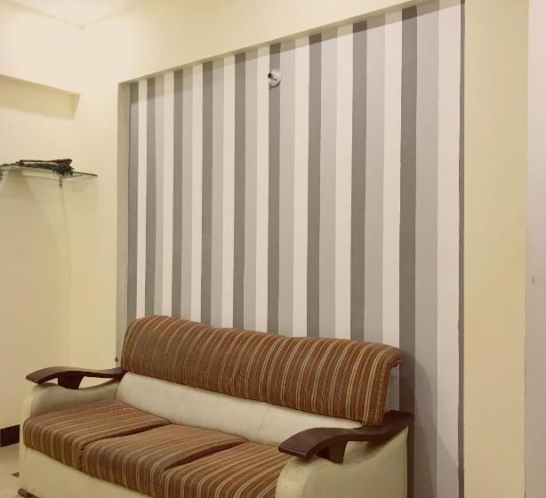 Deluxe-huone, Second Home