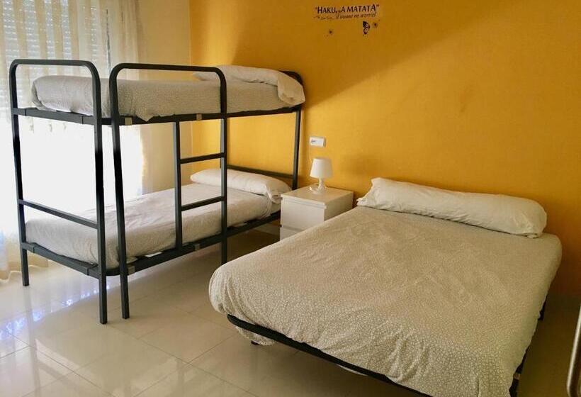 غرفة عائلية, Llanes International Hostel