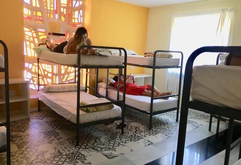 공동 객실, Llanes International Hostel