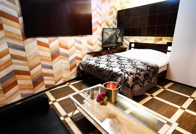 スタンダードルーム, Century