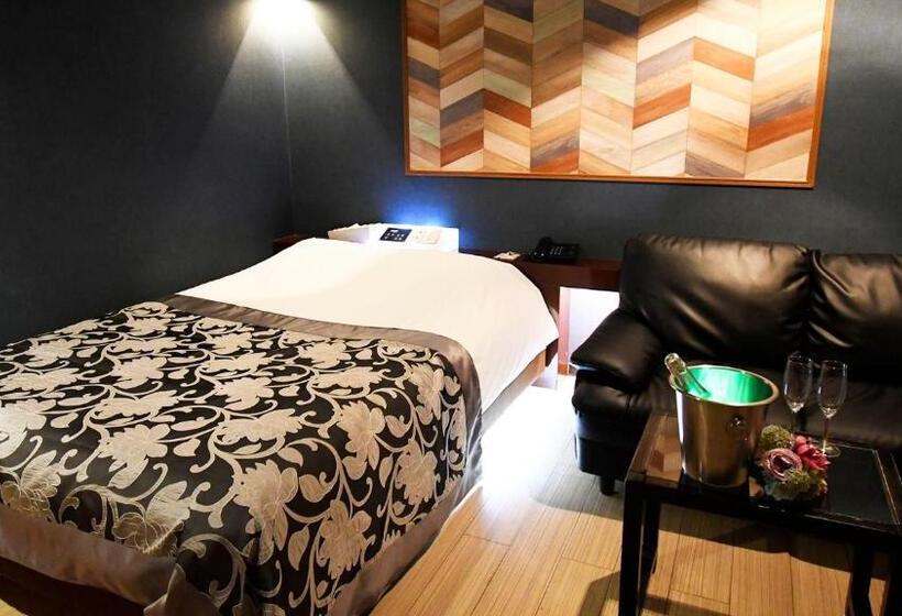 デラックスルーム, Century