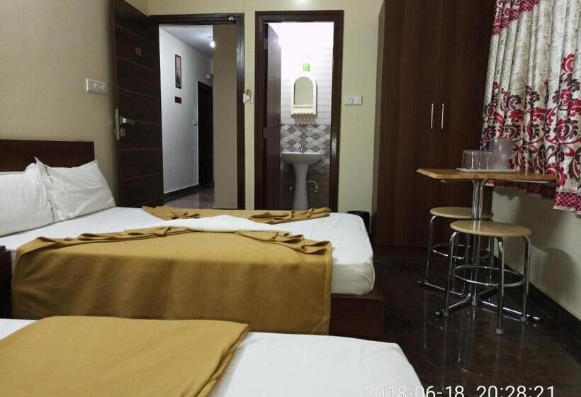 Pokój Czteroosobowy Deluxe, Sapphire Stay