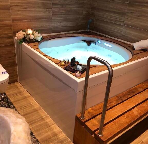 Семейный Полулюкс, Hospedería Casa Martell